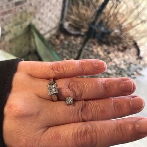 Single princess cut diamond earring